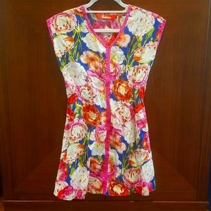 Bright floral tunic top 💐